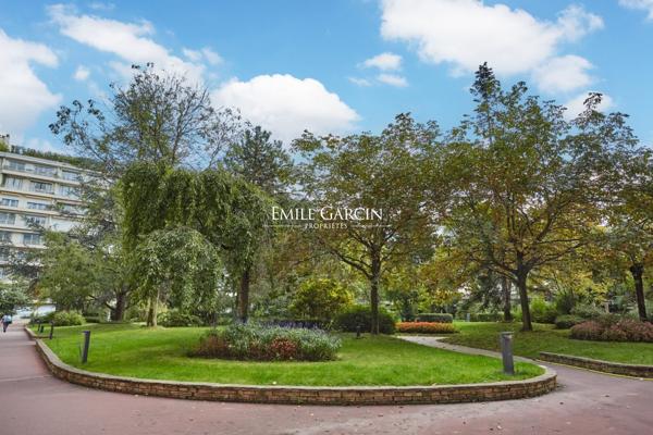 À vendre - Appartement - 127 m² - Paris - 75016 -  Ranelagh/Jasmin - Balcon terrasse et parking