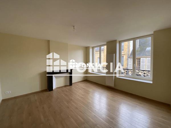 Location Appartement 2 pièces 40 m² - 2 RUE DE LA PAIX Charleville Mezieres 08000
