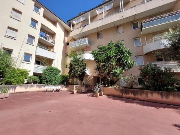 Appartement t1 bis avec parking sous sol