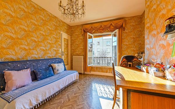 Appartement à vendre    3 pièces • 70,10 m2 Paris 11