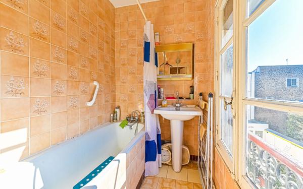 Appartement à vendre    3 pièces • 70,10 m2 Paris 11