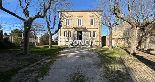 Location Local commercial 7 pièces 274 m² - Orange 84100