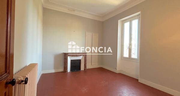 Location Local commercial 7 pièces 274 m² - Orange 84100