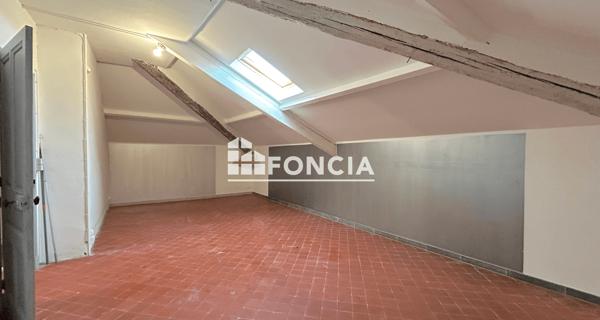 Location Local commercial 7 pièces 274 m² - Orange 84100