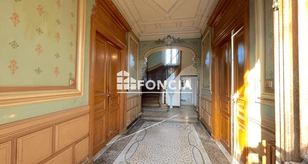 Location Local commercial 7 pièces 274 m² - Orange 84100