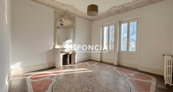 Location Local commercial 7 pièces 274 m² - Orange 84100