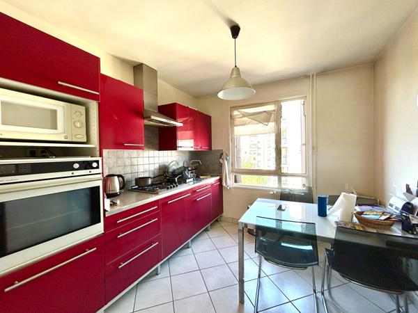 Appartement T3 Villeurbanne 69100 Traversant, Lumineux, balcon, cave, garage