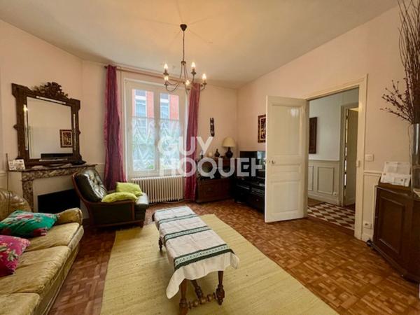 EXCLUSIVITÉ AMEPIE - MAISON MEULIÈRE AVEC CACHET, PROCHE GARE