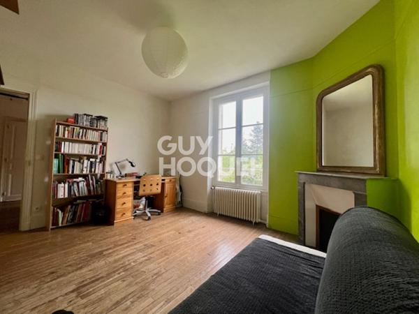 EXCLUSIVITÉ AMEPIE - MAISON MEULIÈRE AVEC CACHET, PROCHE GARE