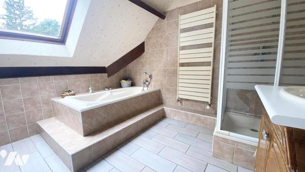 Propriété d’Exception à Chaumes-en-Brie – 11 Pièces – 320 m² habitables sur 3 634 m² de terrain pays