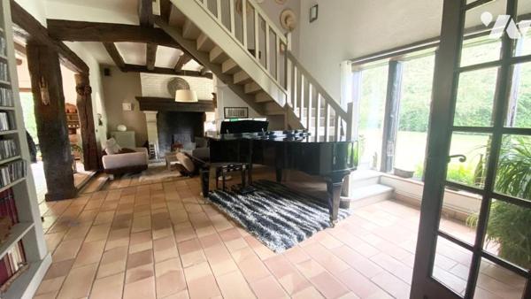 Propriété d’Exception à Chaumes-en-Brie – 11 Pièces – 320 m² habitables sur 3 634 m² de terrain pays