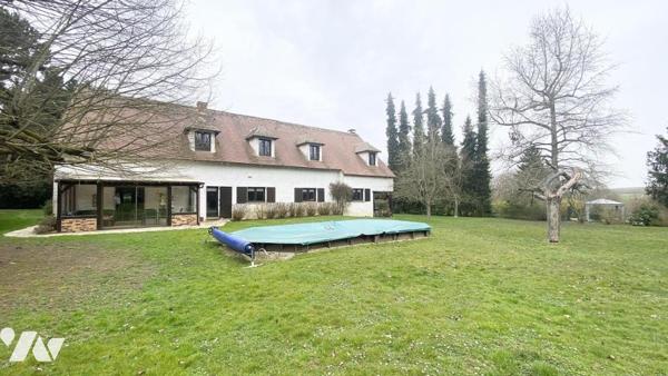 Propriété d’Exception à Chaumes-en-Brie – 11 Pièces – 320 m² habitables sur 3 634 m² de terrain pays