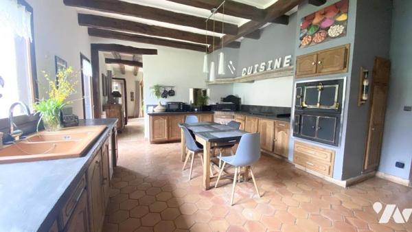 Propriété d’Exception à Chaumes-en-Brie – 11 Pièces – 320 m² habitables sur 3 634 m² de terrain pays