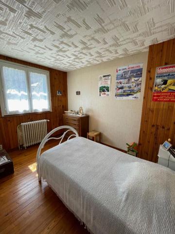 Charmante maison de village de 4 chambres sur 600 m2 de terrain avec garage