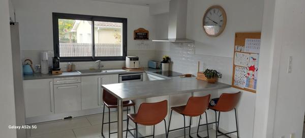 Bien située dans un quartier calme et résidentiel