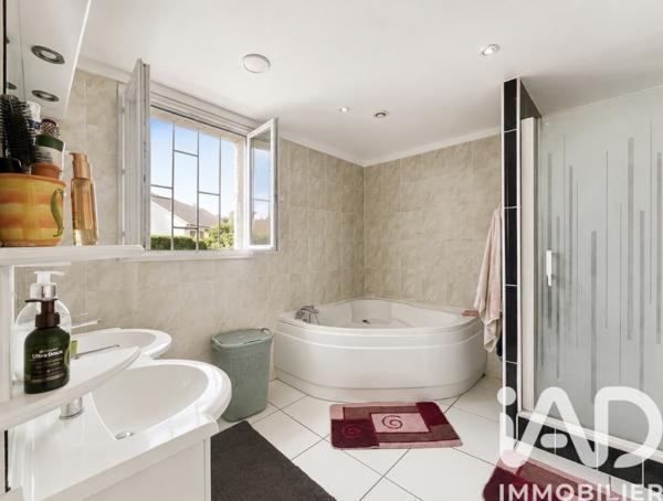 Maison à vendre 7 pièces 163 m² Vernouillet