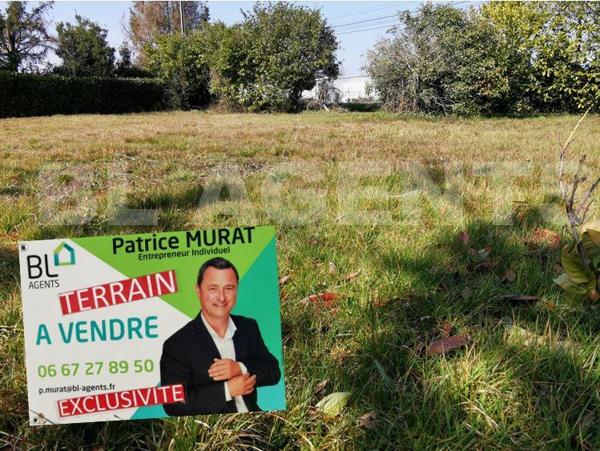 TERRAIN DE 800 m² A LALANDE DE FRONSAC