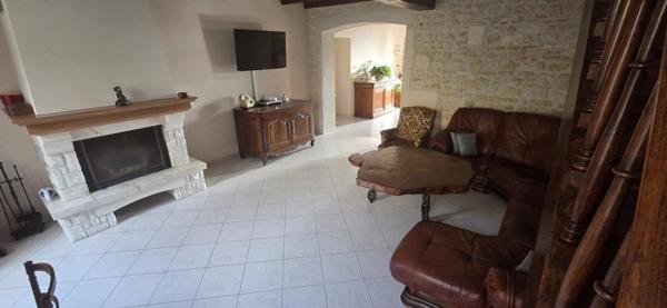 ENSEMBLE IMMOBILIER A RIOUX