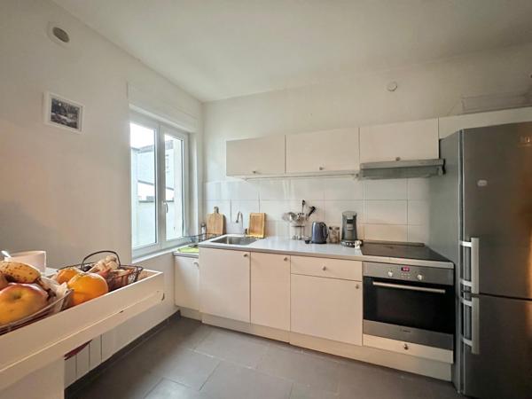 APPARTEMENT dans MAISON 38m² - COUR COMMUNE - CAVE