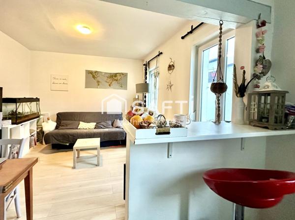 APPARTEMENT dans MAISON 38m² - COUR COMMUNE - CAVE