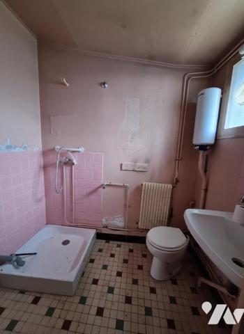 CHÂTEAU-RENAULT CENTRE-VILLE – MAISON DE PLAIN-PIED À RÉNOVER – 70 000 €