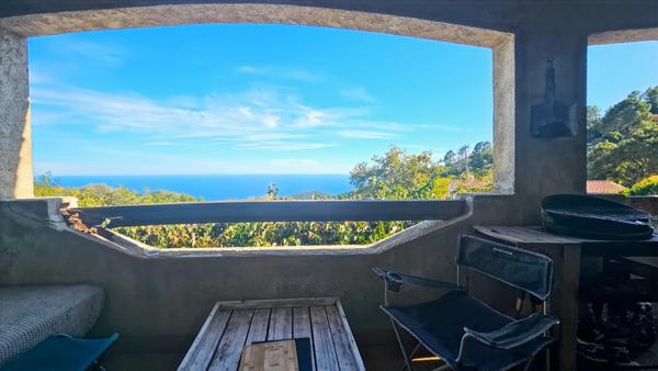 À vendre – Sari-Solenzara Vue mer panoramique et charme méditerranéen assuré