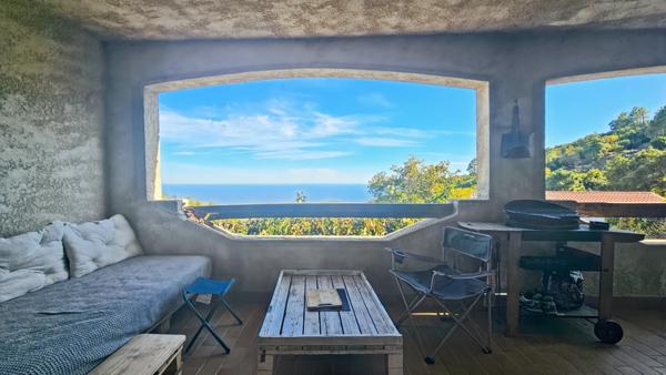 À vendre – Sari-Solenzara Vue mer panoramique et charme méditerranéen assuré