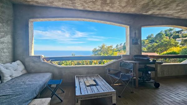 À vendre – Sari-Solenzara Vue mer panoramique et charme méditerranéen assuré