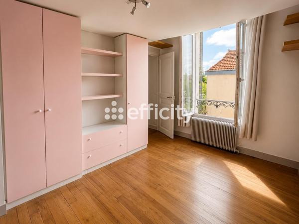 Maison
         4 pièces
        - 114 m² Bien prestige 659 000 € *