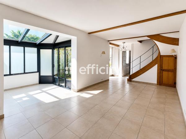 Maison
         4 pièces
        - 114 m² Bien prestige 659 000 € *