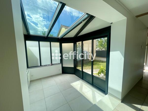 Maison
         4 pièces
        - 114 m² Bien prestige 659 000 € *