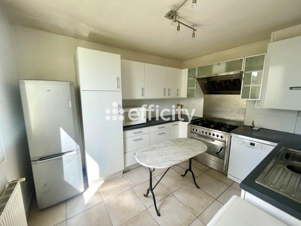Maison
         4 pièces
        - 114 m² Bien prestige 659 000 € *