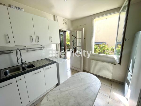 Maison
         4 pièces
        - 114 m² Bien prestige 659 000 € *