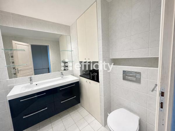 Maison
         4 pièces
        - 114 m² Bien prestige 659 000 € *