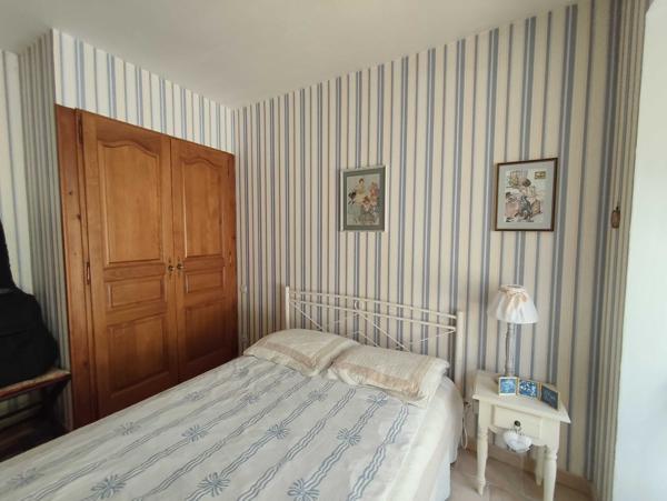 SPACIEUSE MAISON DE CAMPAGNE - PROCHE DE CHASSENEUIL
