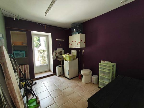 SPACIEUSE MAISON DE CAMPAGNE - PROCHE DE CHASSENEUIL