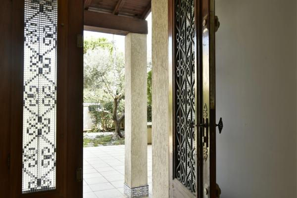 Maison à vendre 6 pièces FONTVIEILLE (13)