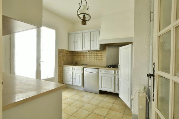 Maison à vendre 6 pièces FONTVIEILLE (13)