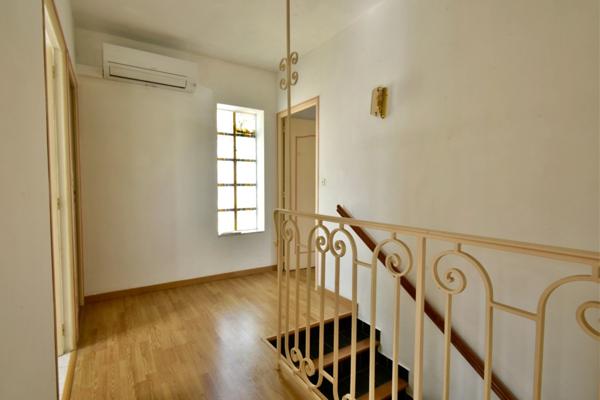 Maison à vendre 6 pièces FONTVIEILLE (13)