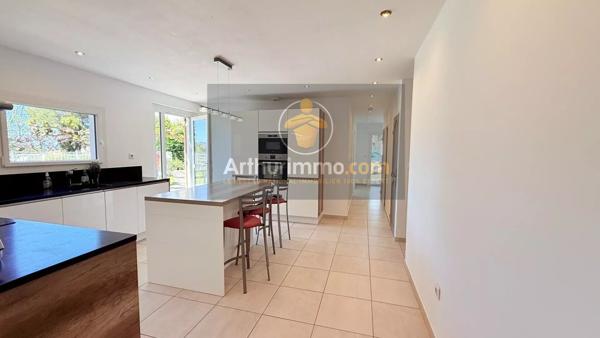 Vente Villa 7 pièces 185 m2 à Pourrières