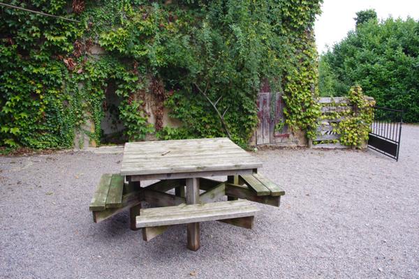 Saint-Pierre-la-Noaille (42190) 7 kms de Charlieu corps de ferme sur 5 hectares