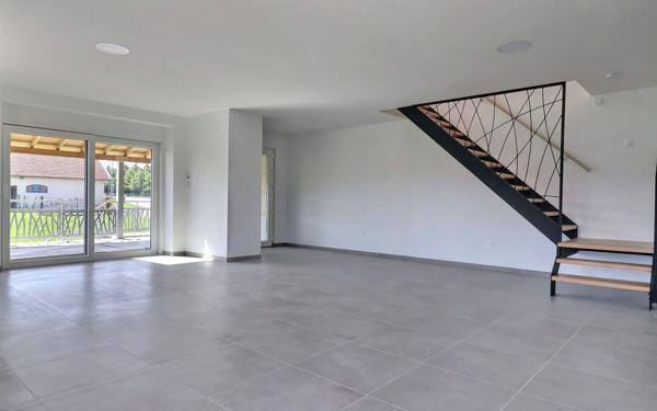 Appartement à louer    5 pièces • 162,48 m2 Folschviller