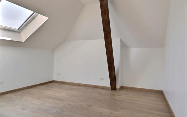 Appartement à louer    5 pièces • 162,48 m2 Folschviller