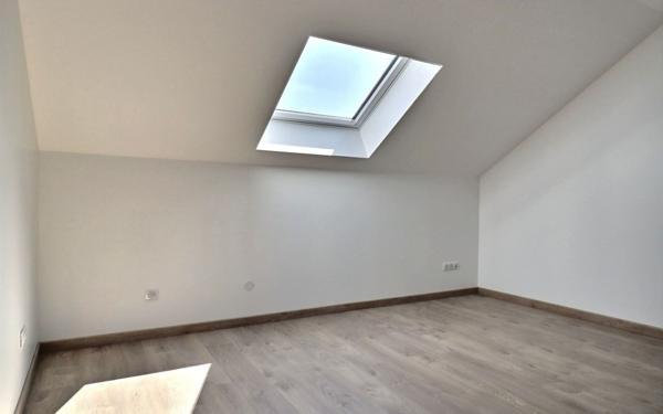 Appartement à louer    5 pièces • 162,48 m2 Folschviller