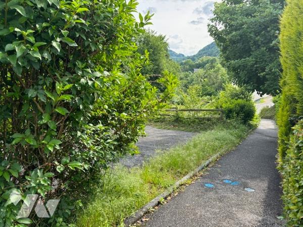 MARTHOD TERRAIN 576 m² CENTRE VILLAGE PROCHE ECOLE