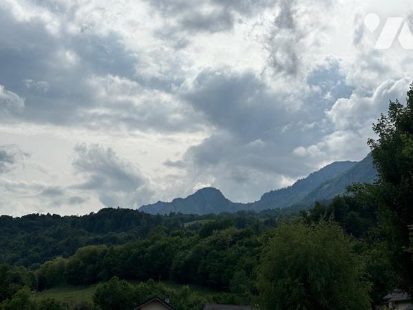 MARTHOD TERRAIN 576 m² CENTRE VILLAGE PROCHE ECOLE