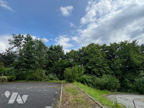 MARTHOD TERRAIN 576 m² CENTRE VILLAGE PROCHE ECOLE