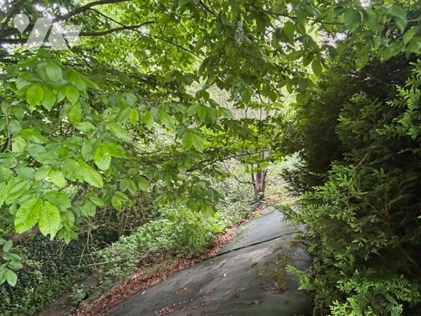 MARTHOD TERRAIN 576 m² CENTRE VILLAGE PROCHE ECOLE