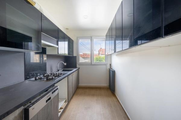 Maison à vendre 5 pièces + Entrpot ,GROSLAY (95)