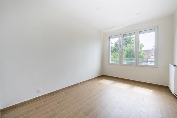 Maison à vendre 5 pièces + Entrpot ,GROSLAY (95)